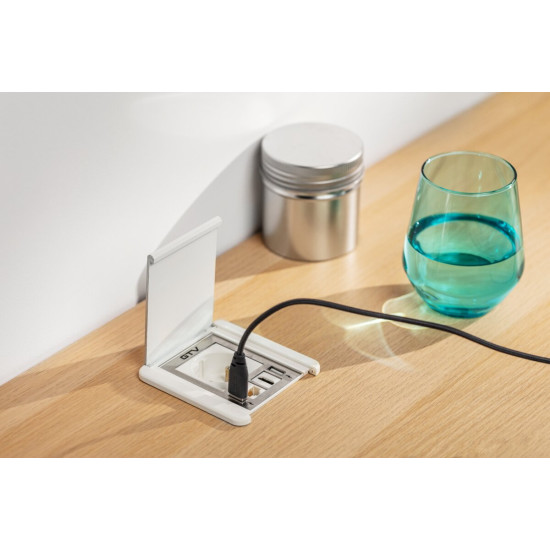 VGRADNA VTIČNICA ZPREKLOPNI POKROV , 1x FRANCOSKA VTIČNICA , 2xUSB A RJ45, KABEL 1.5m, BELA