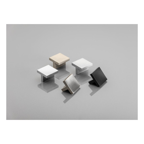 Ročaj material: cinkova zlitina UZ-40 črna mat